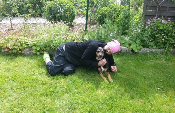 Taya und Ball Brennende Kerze